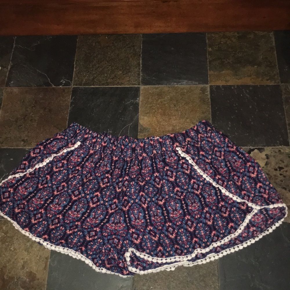 Pattern flow-ey shorts